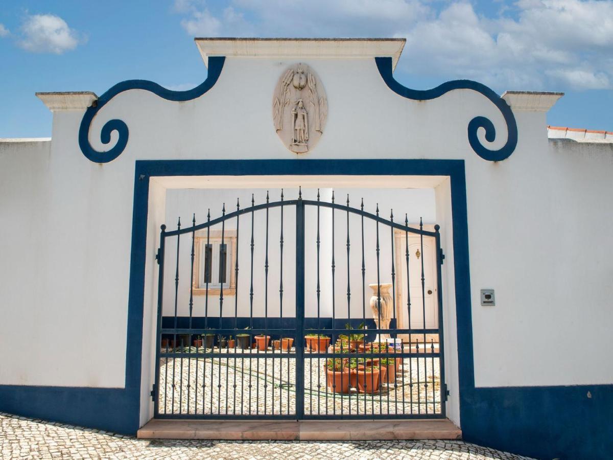 House With Authentic Tiling And Antique Furniture Vila Montemor-o-Novo Exterior foto