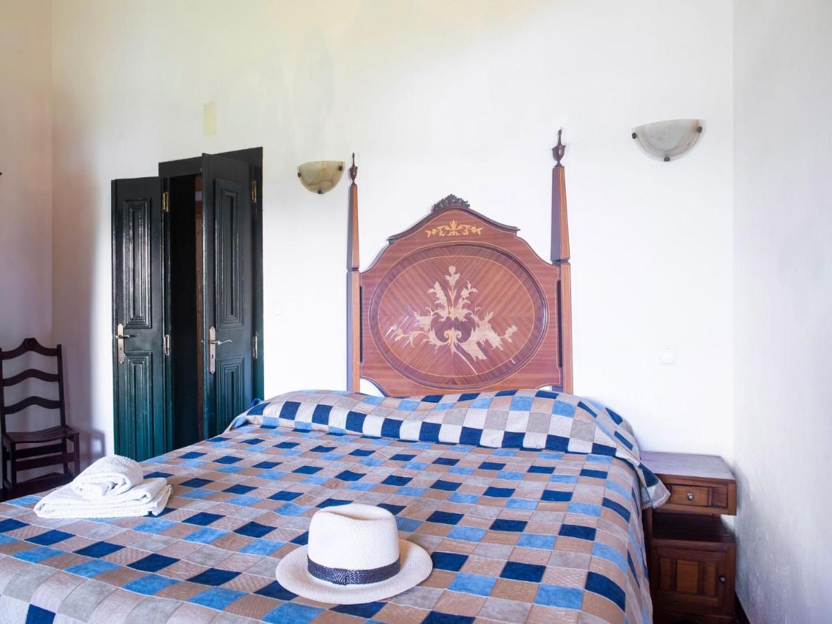 House With Authentic Tiling And Antique Furniture Vila Montemor-o-Novo Exterior foto