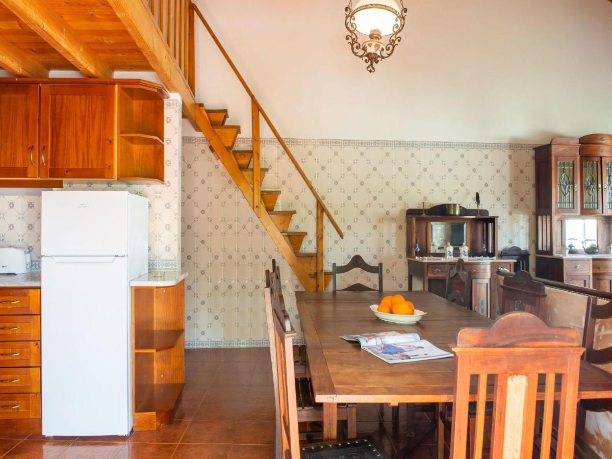 House With Authentic Tiling And Antique Furniture Vila Montemor-o-Novo Exterior foto