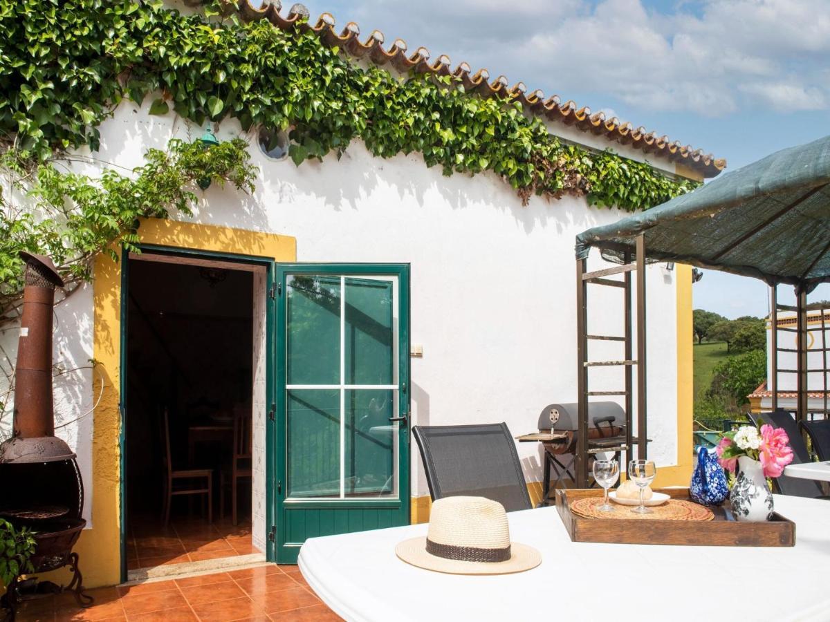 House With Authentic Tiling And Antique Furniture Vila Montemor-o-Novo Exterior foto