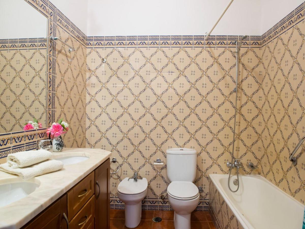 House With Authentic Tiling And Antique Furniture Vila Montemor-o-Novo Exterior foto