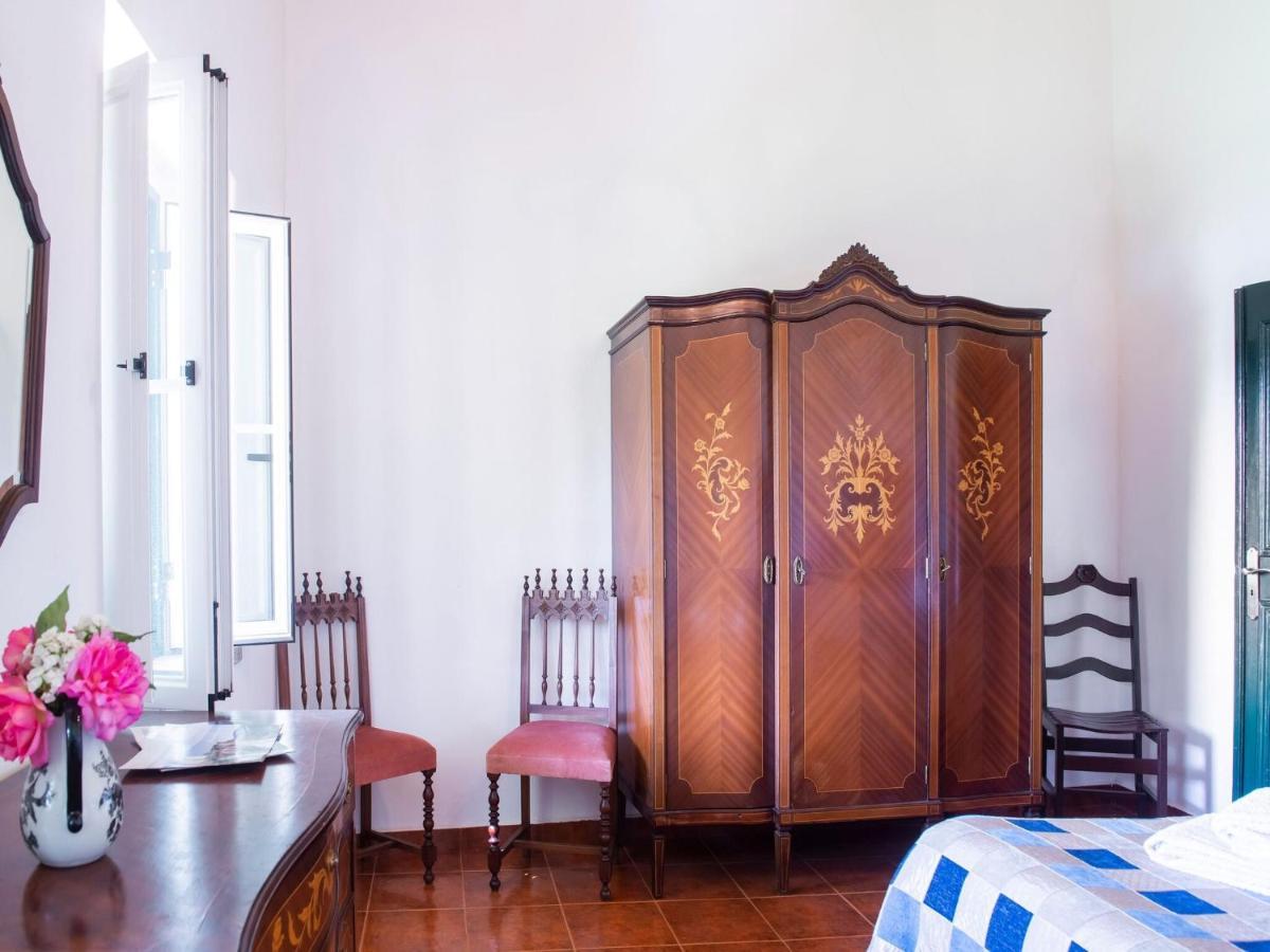 House With Authentic Tiling And Antique Furniture Vila Montemor-o-Novo Exterior foto