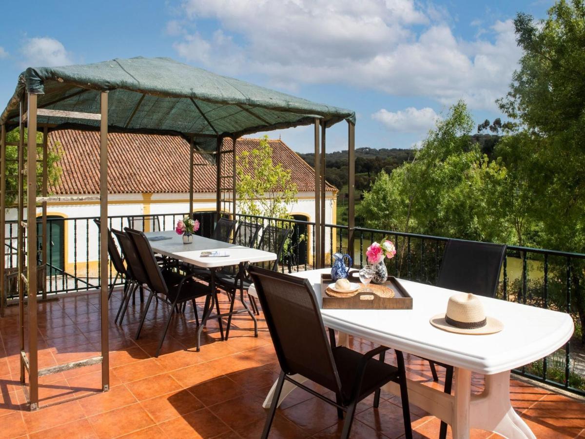 House With Authentic Tiling And Antique Furniture Vila Montemor-o-Novo Exterior foto