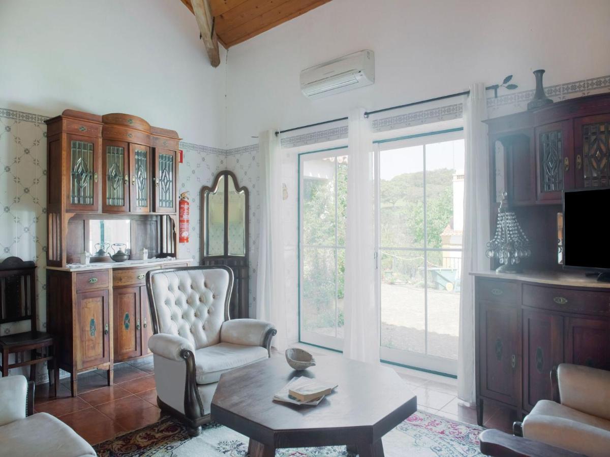 House With Authentic Tiling And Antique Furniture Vila Montemor-o-Novo Exterior foto
